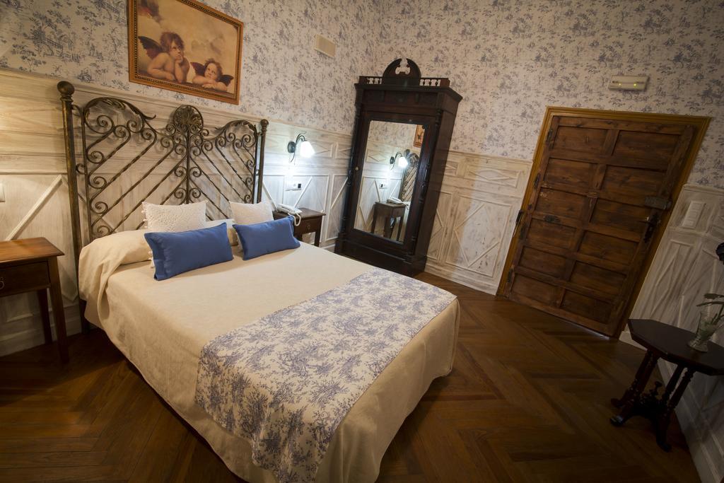 Отель Hospederia Real Casona La Beltraneja Бельмонте Экстерьер фото