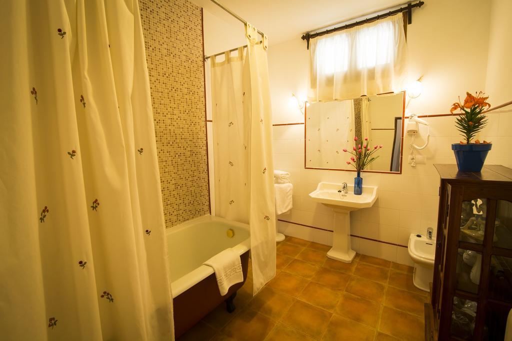 Отель Hospederia Real Casona La Beltraneja Бельмонте Экстерьер фото